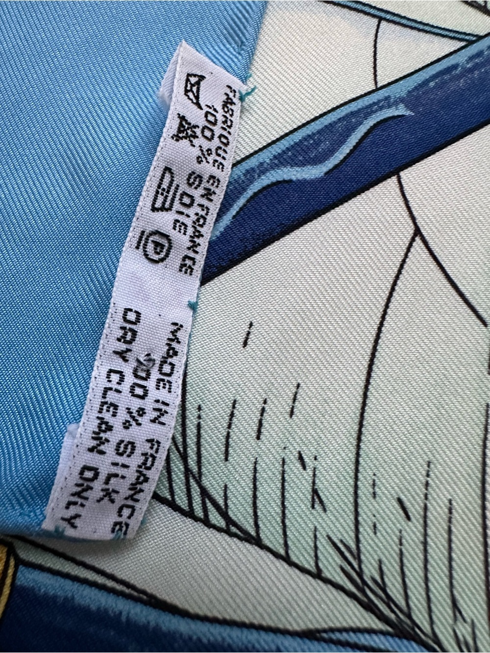 Hermes “Vive le Vent” Silk Scarf Carre 90cm. Vince Le Vent “Blow Into the Wind” - Picture 14 of 16